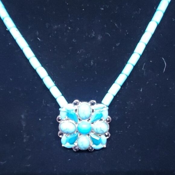 Turquoise Beaded Blue Necklace - Picture 2 of 3